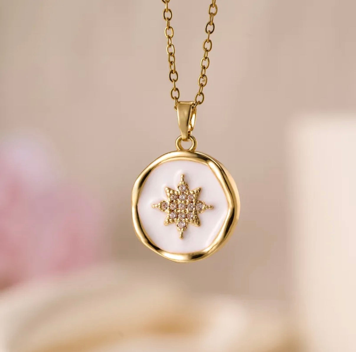 Star crest necklace
