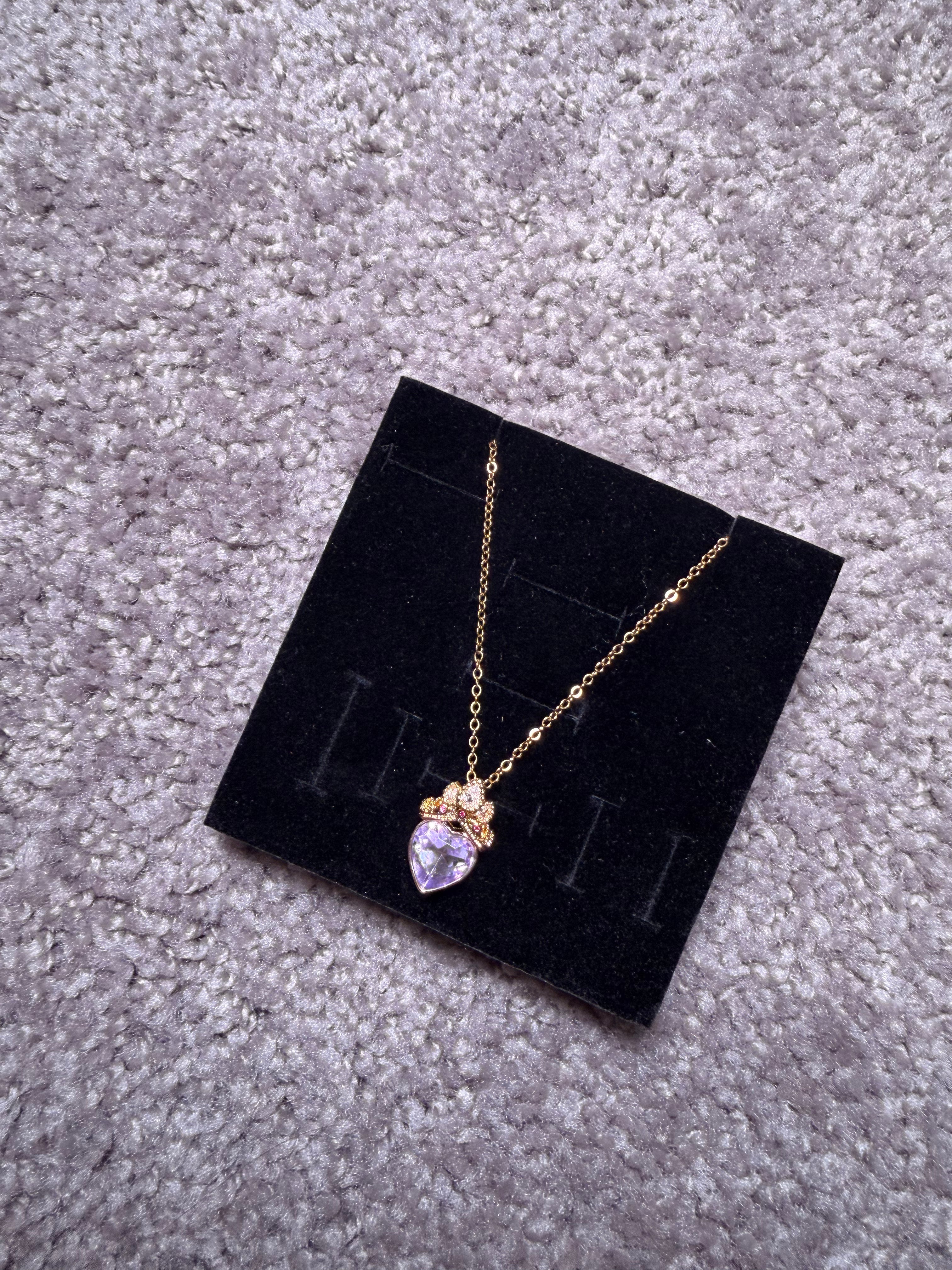 Queen of hearts necklace